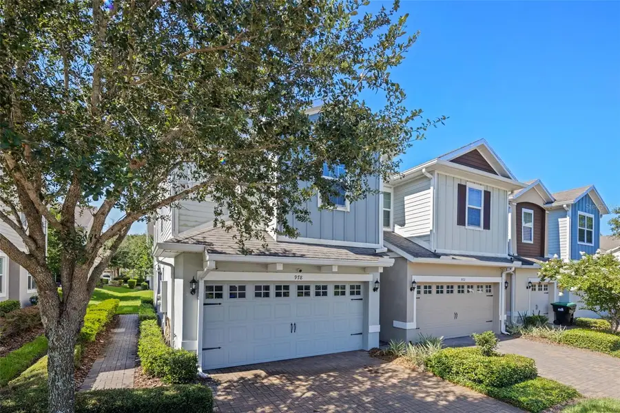 978 E 10th Street, Apopka, FL 32703 - #2