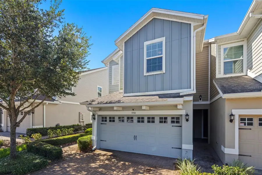 978 E 10th Street, Apopka, FL 32703 - #3