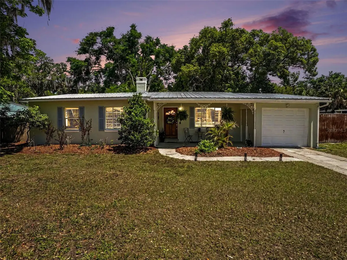 315 W 11th Avenue, Mount Dora, FL 32757 - #1