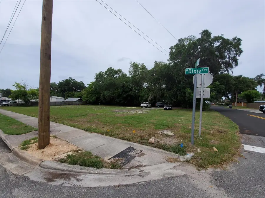 903 N Dixie Freeway, New Smyrna Beach, FL 32168 - #3