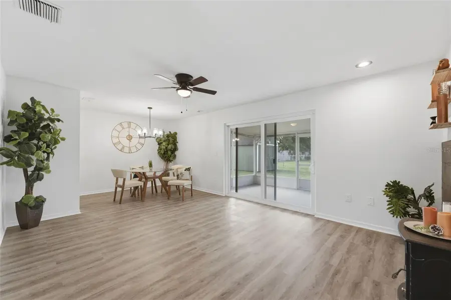 525 E Roberts Street, Orange City, FL 32763 - #2