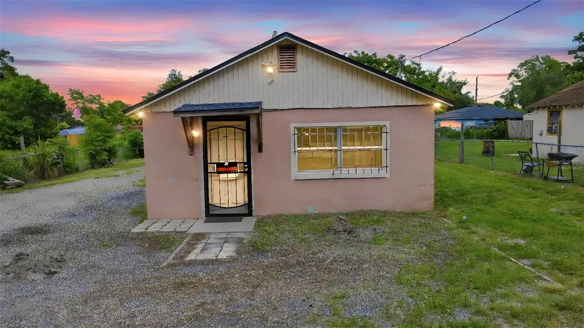 1215 S Delaware Avenue, Deland, FL 32720 - #1