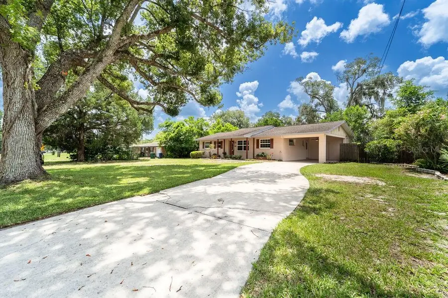 686 E Kentucky Avenue, Deland, FL 32724 - #2