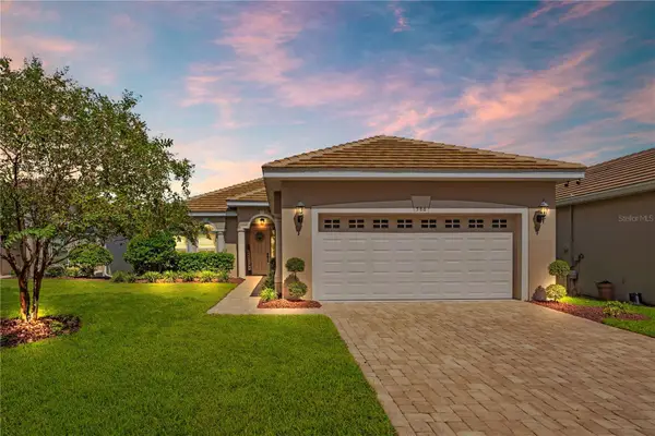 586 Newhall Lane, DEBARY, FL 32713