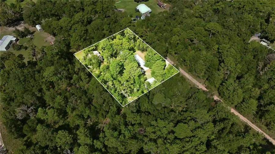 105 Perry Avenue, Satsuma, FL 32189 - #2