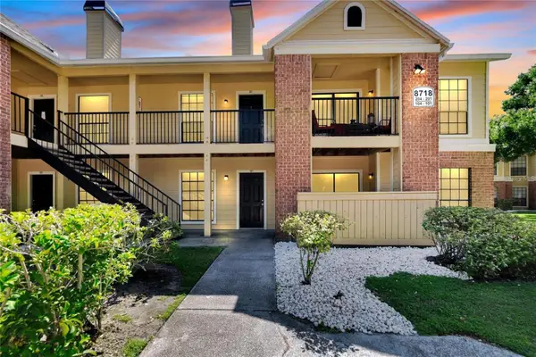 8718 Mallard Reserve Drive #202, TAMPA, FL 33614