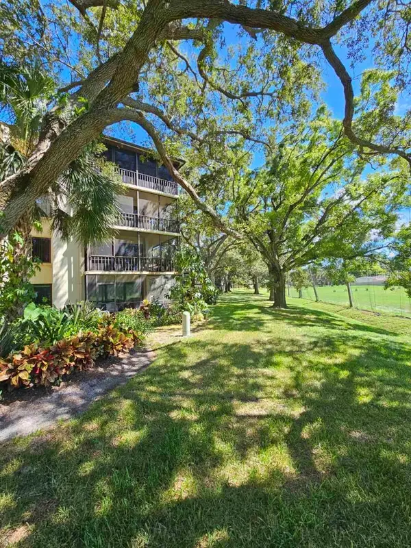 700 Starkey Road #622, LARGO, FL 33771