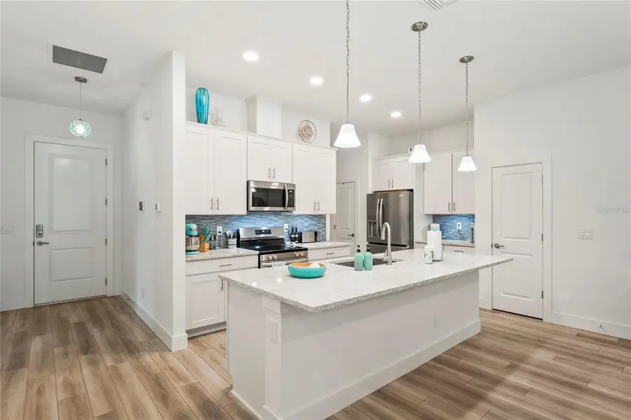 11153 Wood Owl Ave, Weeki Wachee, FL 34614 - Image #2