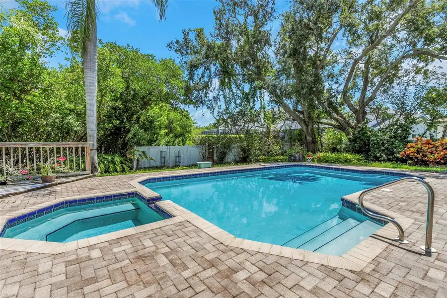1065 Sable Court Ne, Saint Petersburg, FL 33702 - Image #2