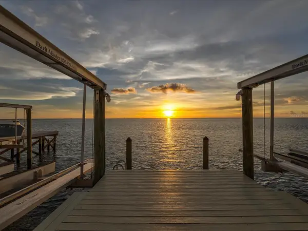 5101 Westshore Drive, NEW PORT RICHEY, FL 34652