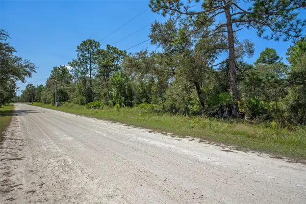 18172 Commercial Way, WEEKI WACHEE, FL 34614