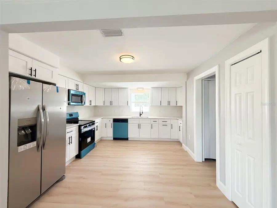 13290 3rd Street E, Madeira Beach, FL 33708 - Image #3