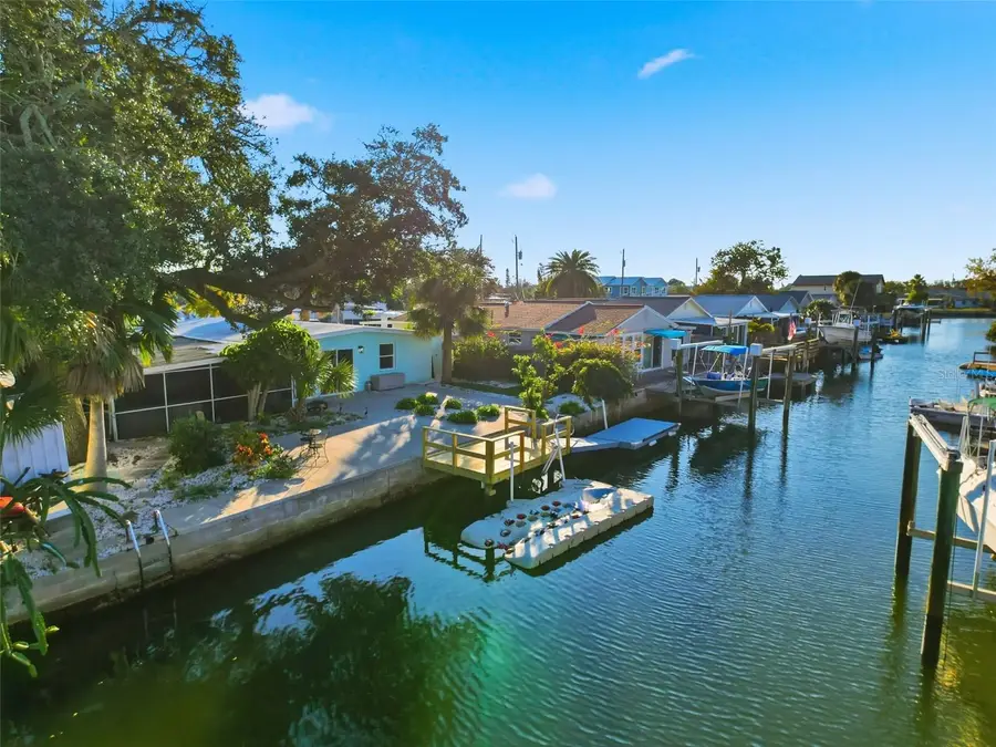 6827 Sanderling Lane, Hudson, FL 34667 - Image #2