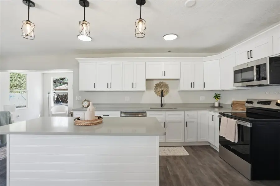 4940 Lakewood Drive, Dade City, FL 33523 - Image #2