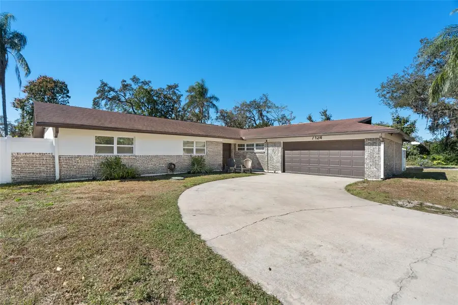 7124 Wrenwood Circle, Tampa, FL 33617 - Image #3