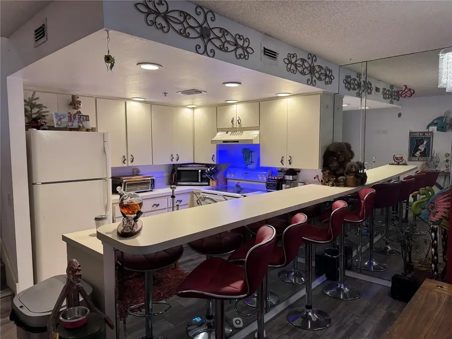 2111 Vista Del Sol Circle #403, Lutz, FL 33558 - Image #3