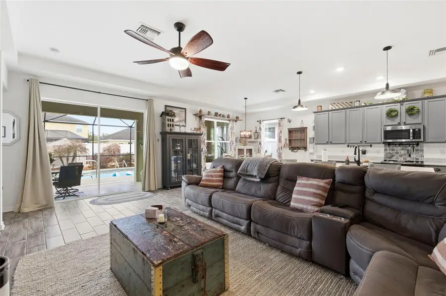 895 Old Windsor Way, Spring Hill, FL 34609 - #2