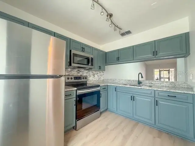 5415 Parkside Villas Drive, Saint Petersburg, FL 33709 - #3