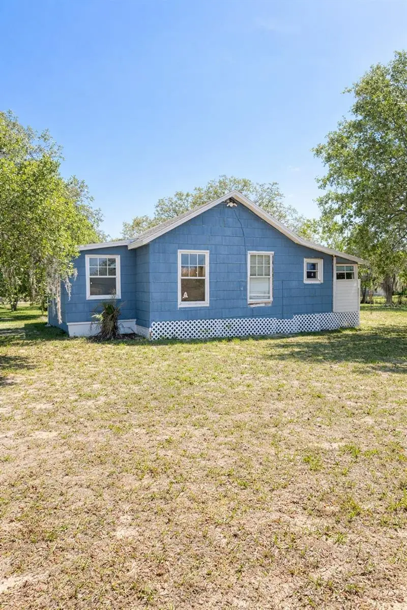 907 Gwendolynn Street, Avon Park, FL 33825 - #2