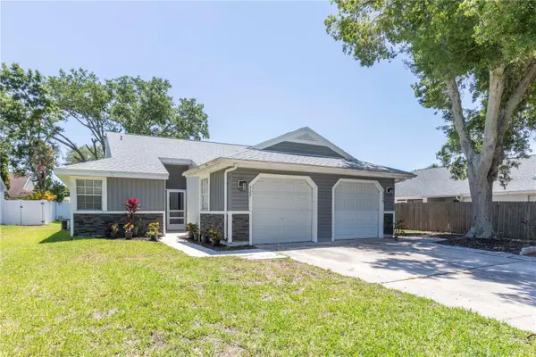 327 Phlox Drive #327, PALM HARBOR, FL 34684