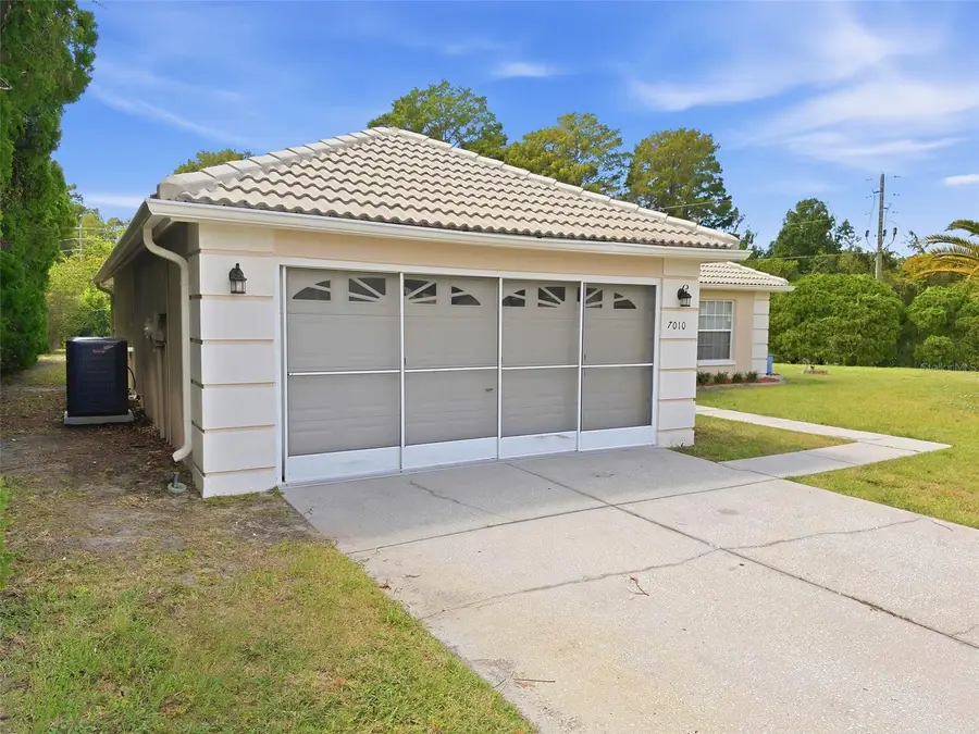 7010 Orchid Lake Road, New Port Richey, FL 34653 - #3