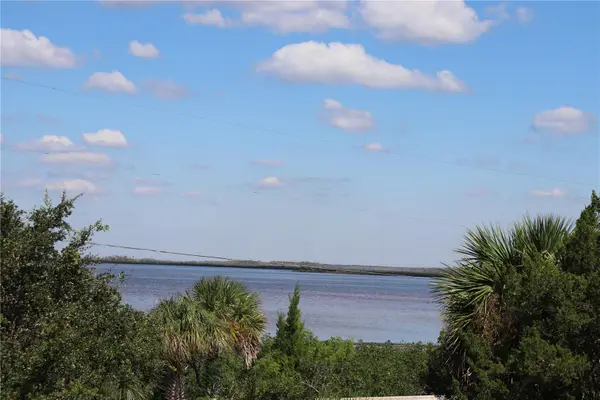 10501 Pine Island Drive, WEEKI WACHEE, FL 34607