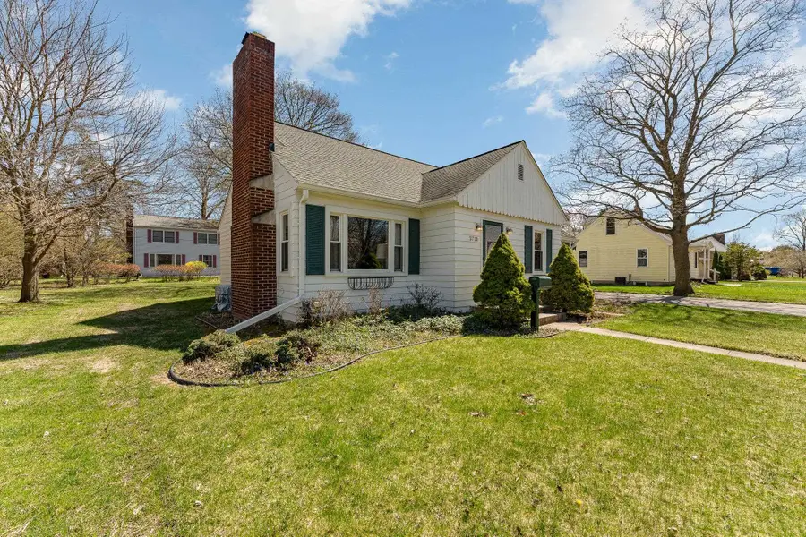 3710 Cambridge Street, Midland, MI 48642 - #3