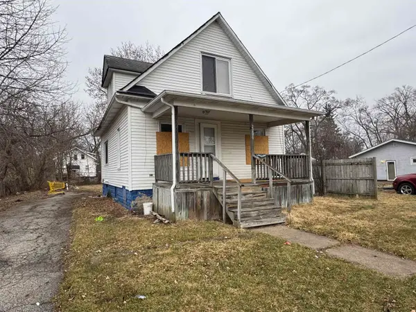 2206 Robinwood Drive, Saginaw, MI 48601
