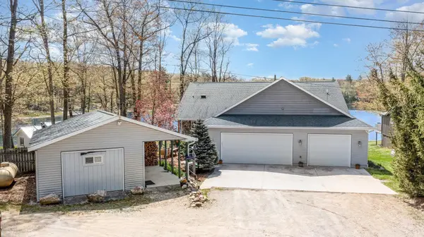 1218 Headquarters Road, Prudenville, MI 48651