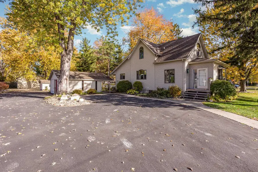 3103 E Midland Road, Bay City, MI 48706 - #2