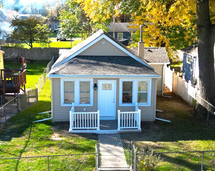 722 Bay Road, Bay City, MI 48706 - #2