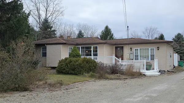 5634 S Huron Street, Pinconning, MI 48658