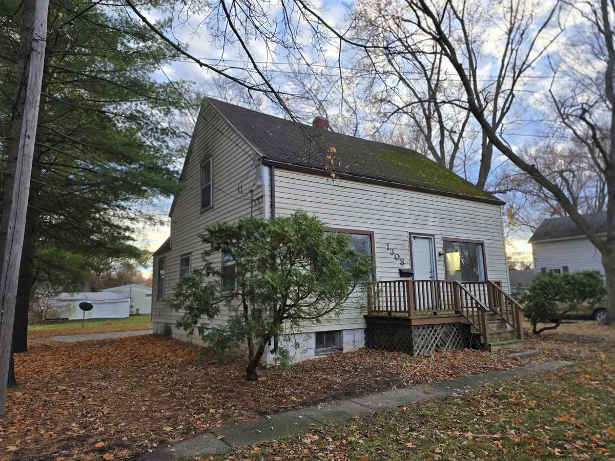 1308 E High Street, Mount Pleasant, MI 48858 - #1
