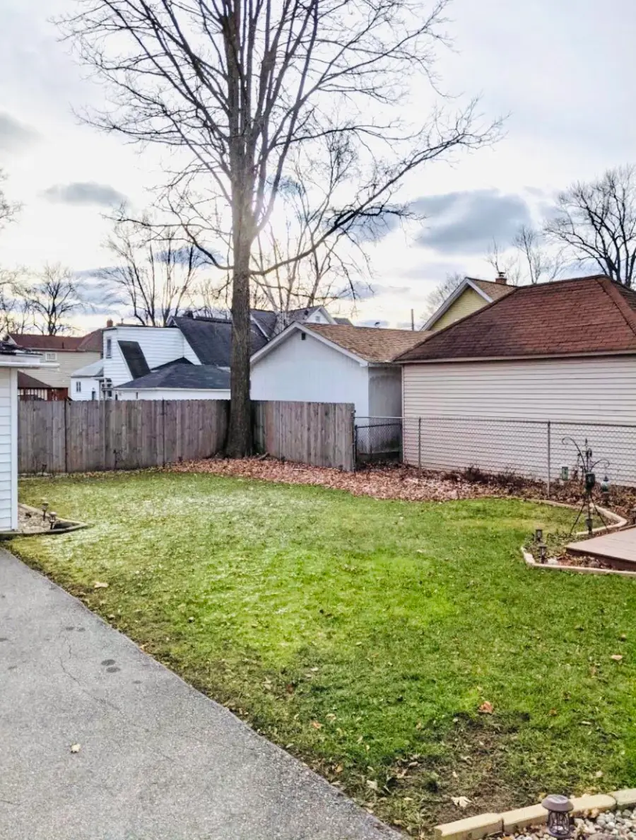 405 W John Street, Bay City, MI 48706 - #3