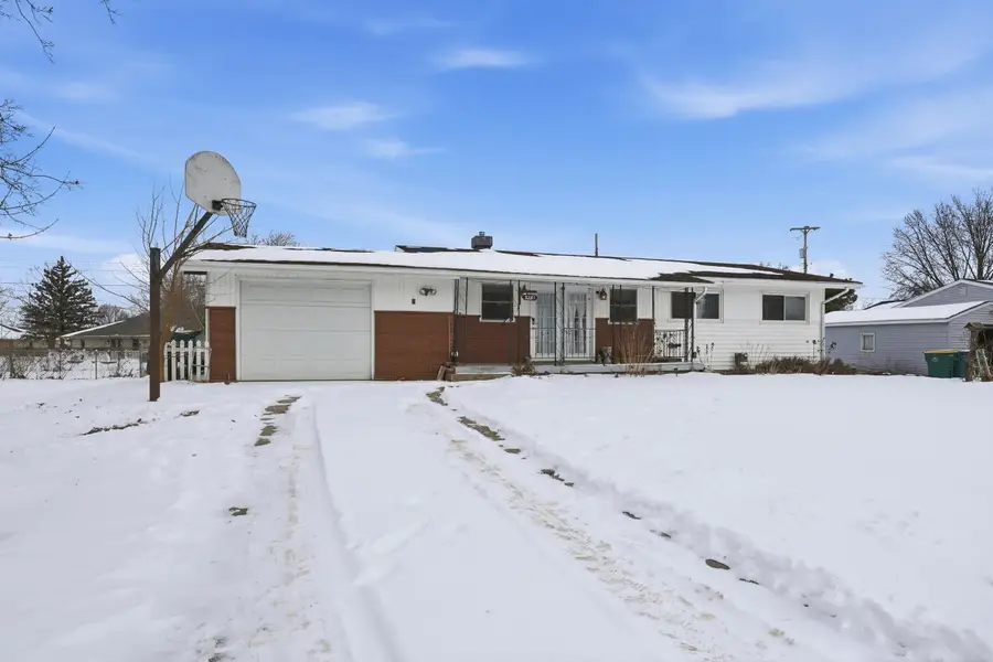 3281 Broadmore Drive, Bay City, MI 48706 - #3