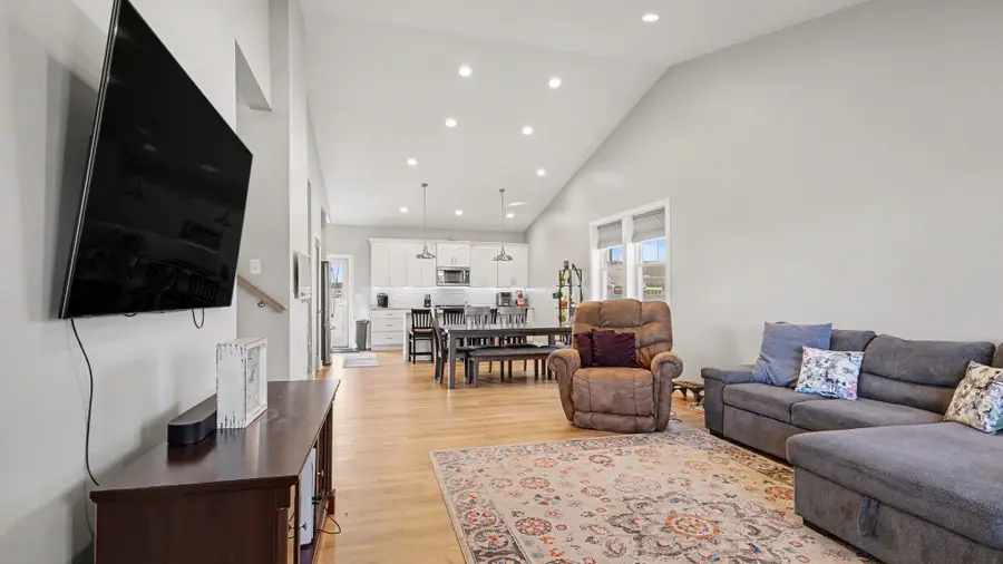 117 Francis Street, Auburn, MI 48611 - #3