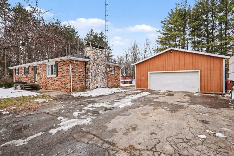 2302 Mertz Road, Caro, MI 48723 - #3