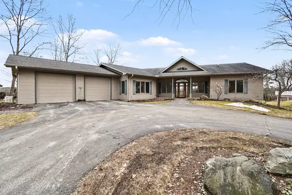 970 W Blueridge Drive, Sanford, MI 48657-9353