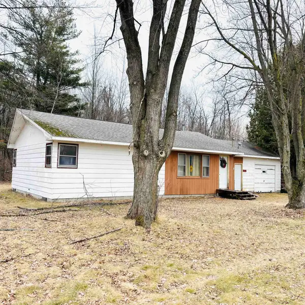 2594 Kaiser Road, Pinconning, MI 48650