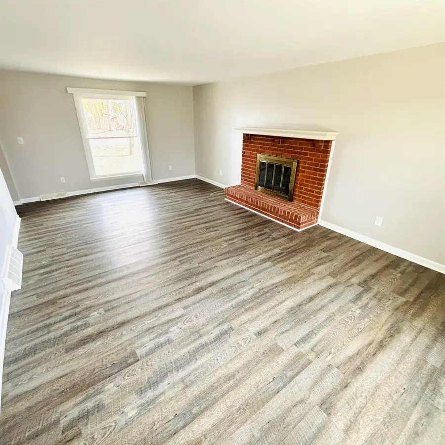 118 W Gloucester Drive, Saginaw, MI 48609 - #2