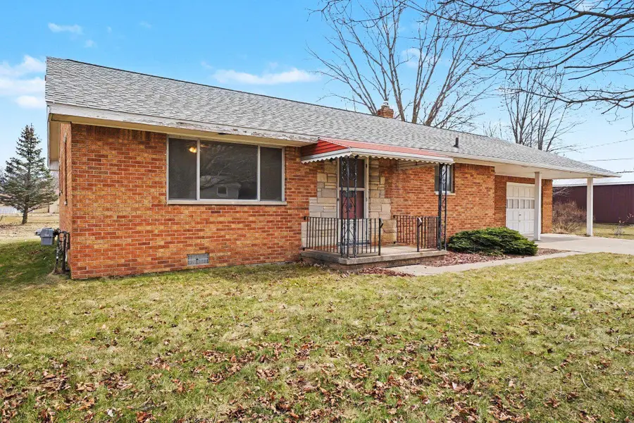 1105 S Trumbull Street, Bay City, MI 48708 - #3