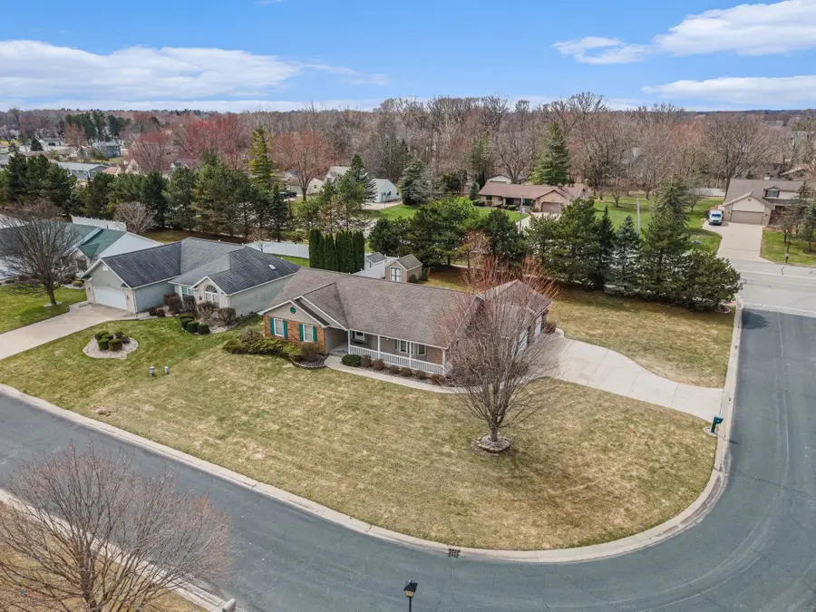 4167 W Crossings Road, Saginaw, MI 48603 - #3