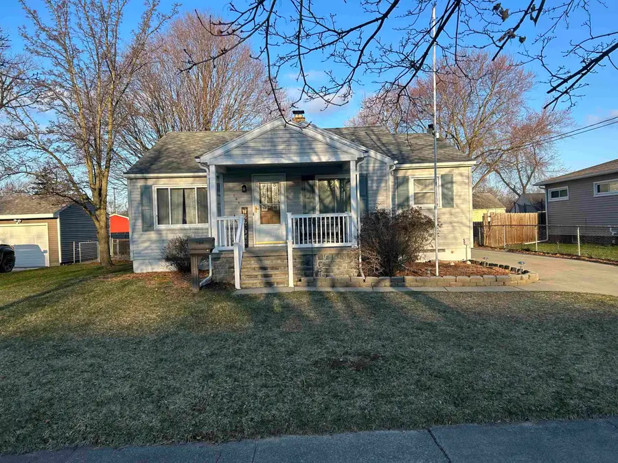 706 Maple Street, Essexville, MI 48732 - #2