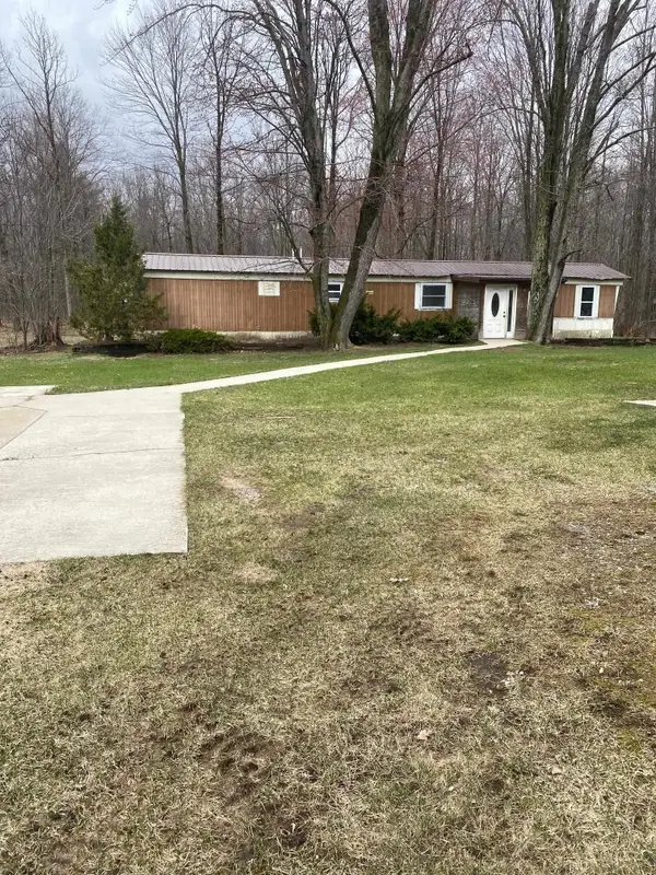 3302 W Dana Road, Coleman, MI 48618