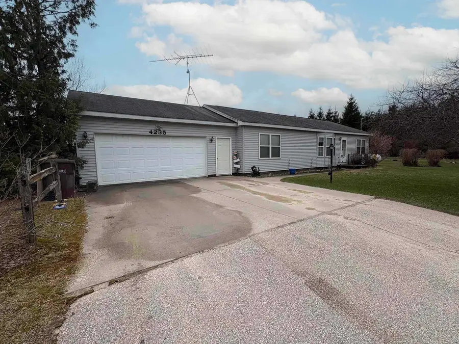 4235 Buzzell Road, Gladwin, MI 48624 - #2