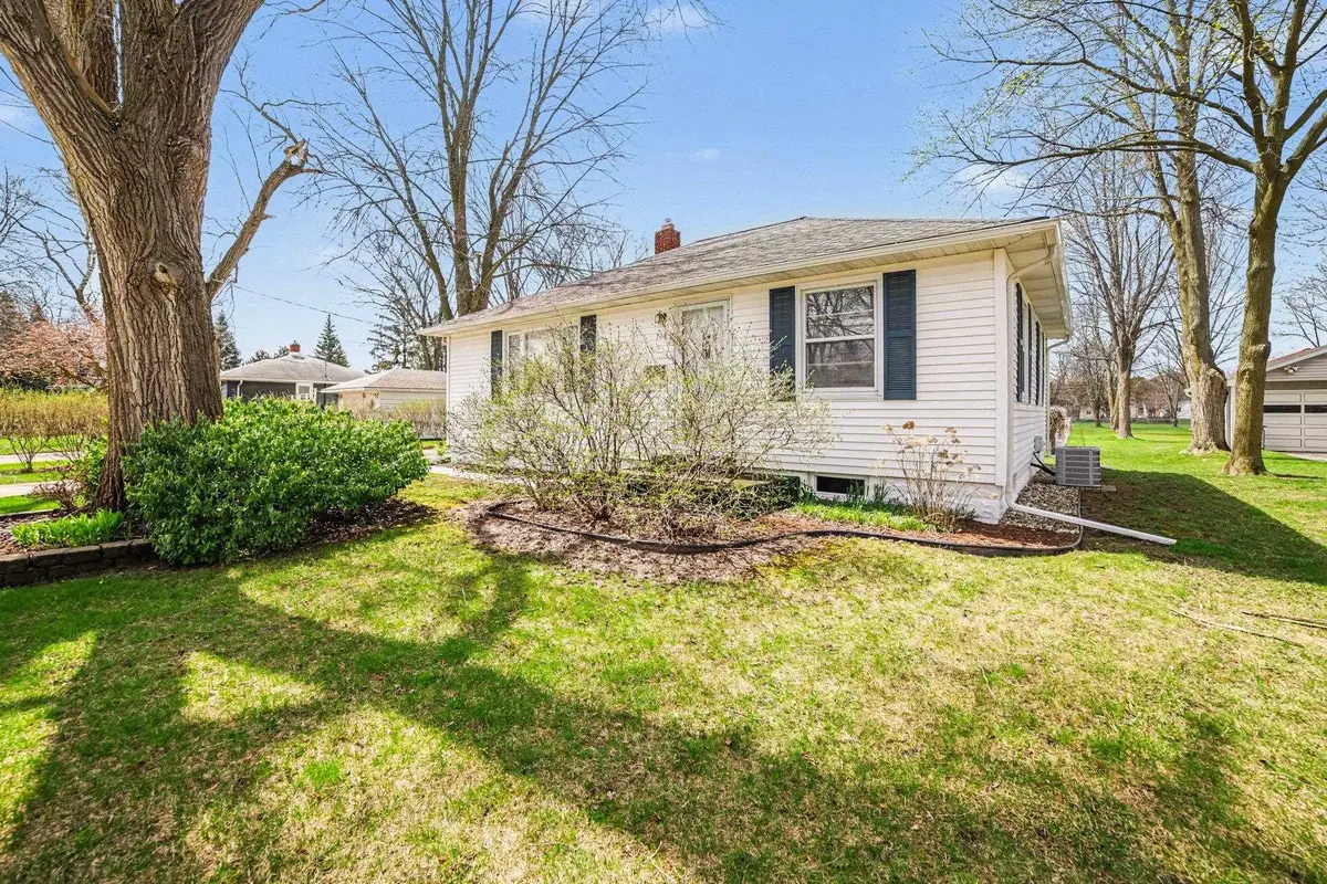 705 Sidney Street, Bay City, MI 48706 - #1