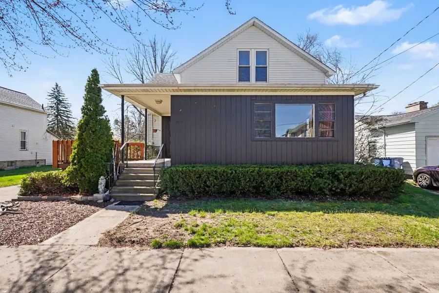 708 Nebobish Avenue, Bay City, MI 48708 - #3