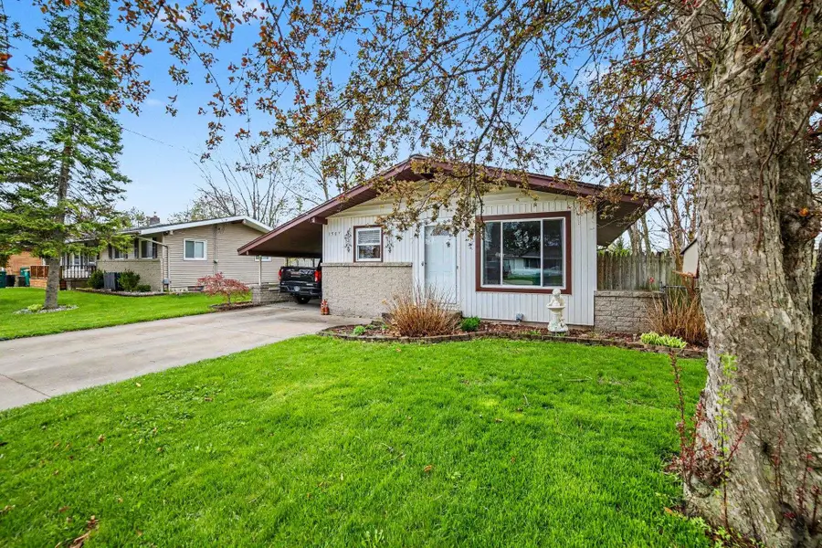 1507 W White Street, Bay City, MI 48706 - #2