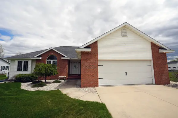 4733 Briarwood Court, Auburn, MI 48611