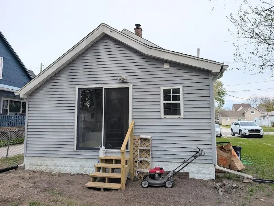 505 S Wenona Avenue, Bay City, MI 48706 - #3